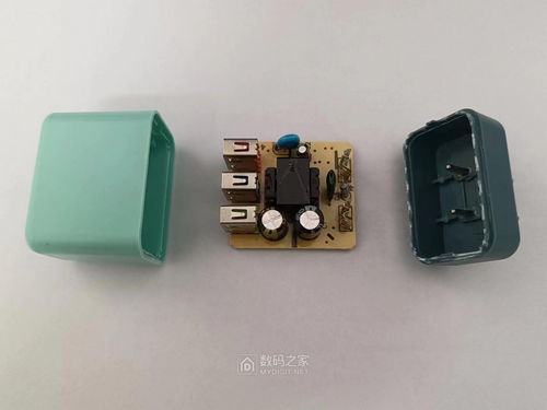 拆一個特價購買的c4 222 深圳市啟航通信技術生產的 10w 3usb口充電器