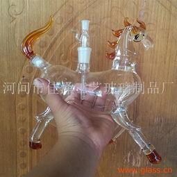 匠心獨(dú)具的玻璃藝術(shù) 探訪河間玻璃水煙壺與佳澤工藝